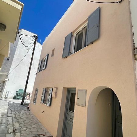 Modern & Comfortable House In The City Center Ermoupoli Buitenkant foto