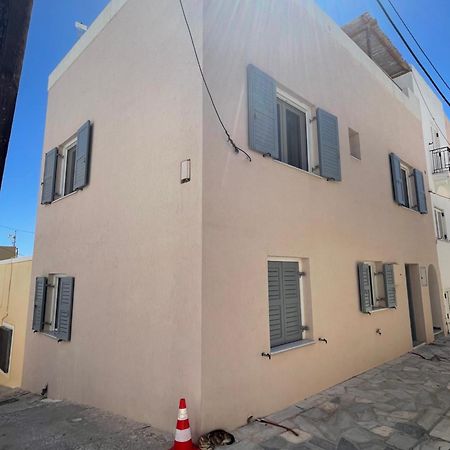 Modern & Comfortable House In The City Center Ermoupoli Buitenkant foto