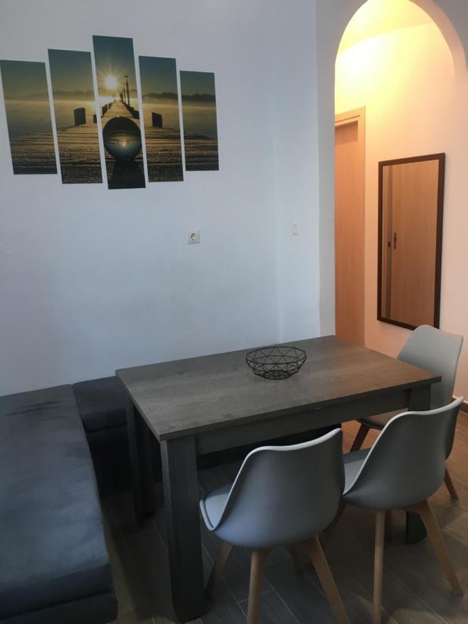 Modern & Comfortable House In The City Center Ermoupoli Buitenkant foto