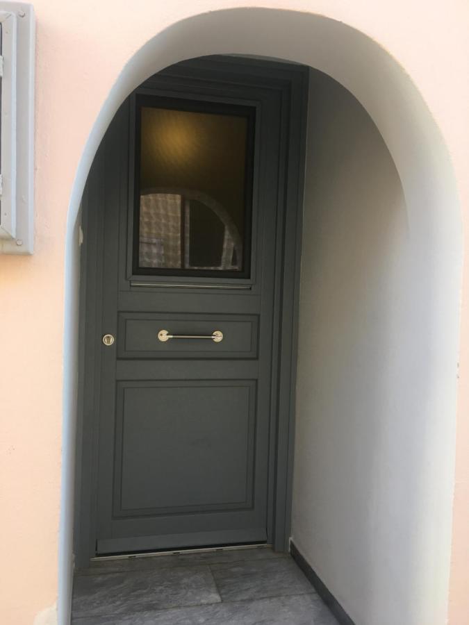 Modern & Comfortable House In The City Center Ermoupoli Buitenkant foto