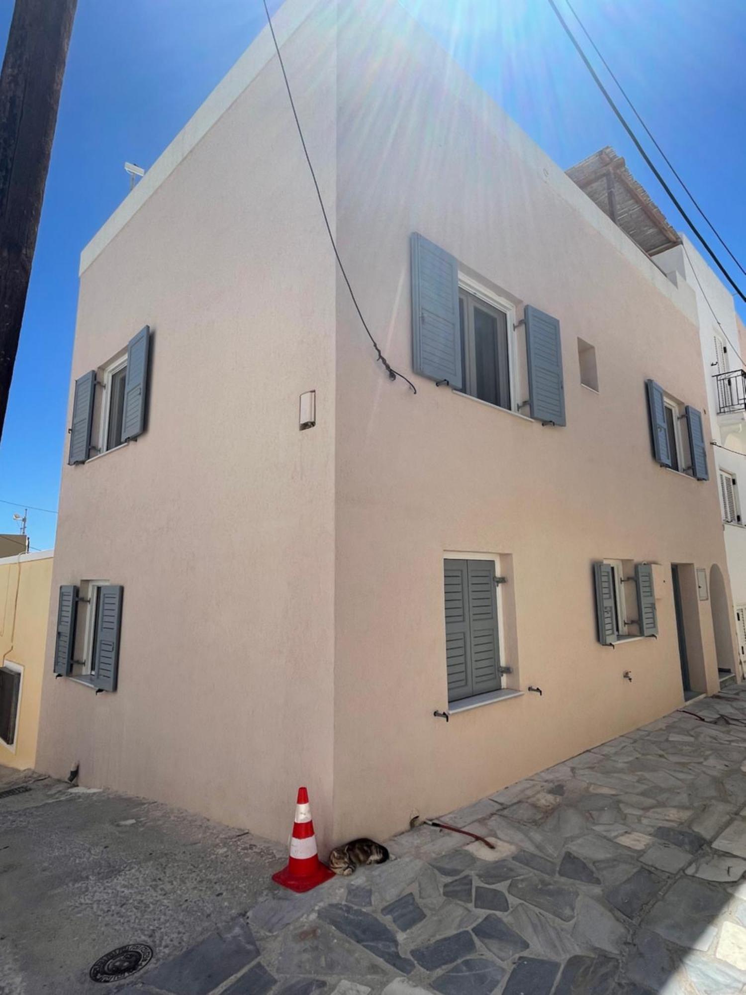 Modern & Comfortable House In The City Center Ermoupoli Buitenkant foto