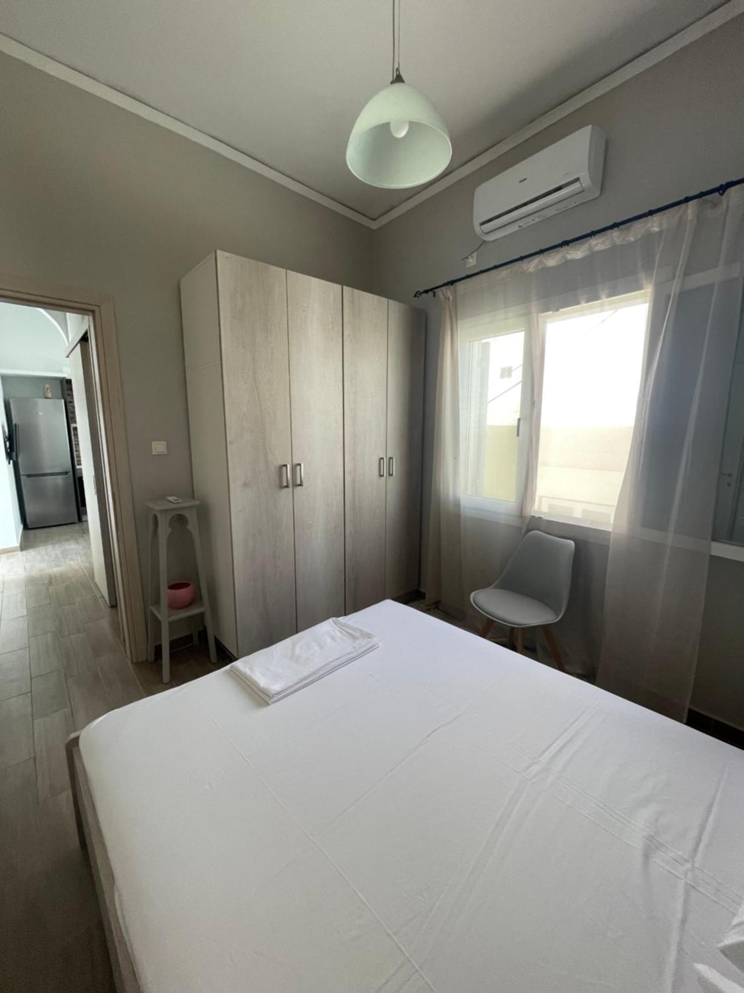 Modern & Comfortable House In The City Center Ermoupoli Buitenkant foto