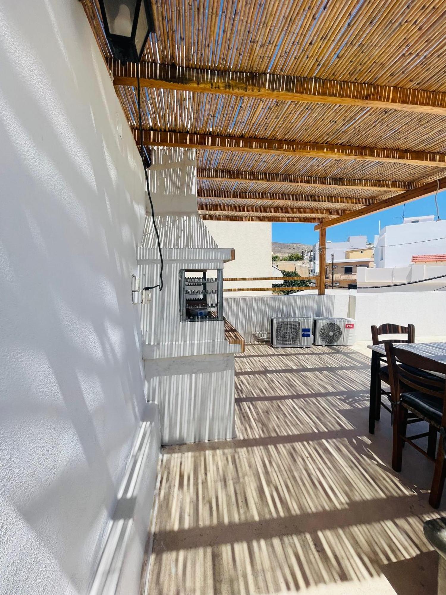 Modern & Comfortable House In The City Center Ermoupoli Buitenkant foto