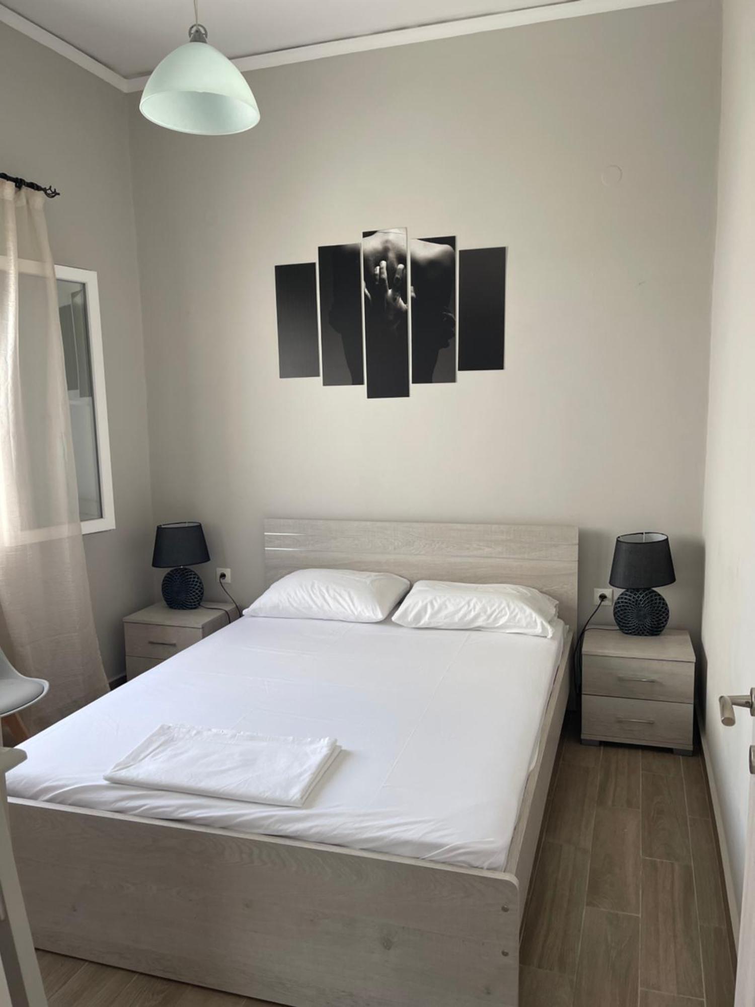 Modern & Comfortable House In The City Center Ermoupoli Buitenkant foto