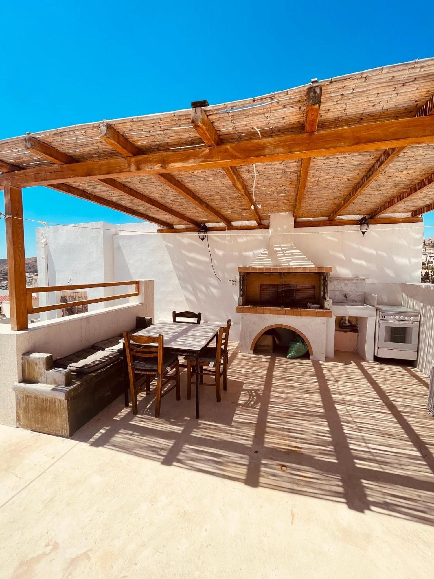 Modern & Comfortable House In The City Center Ermoupoli Buitenkant foto